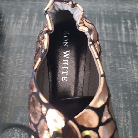 NWOT Ron White Black Leather & Rose Gold Sneakers - Picture 7 of 7